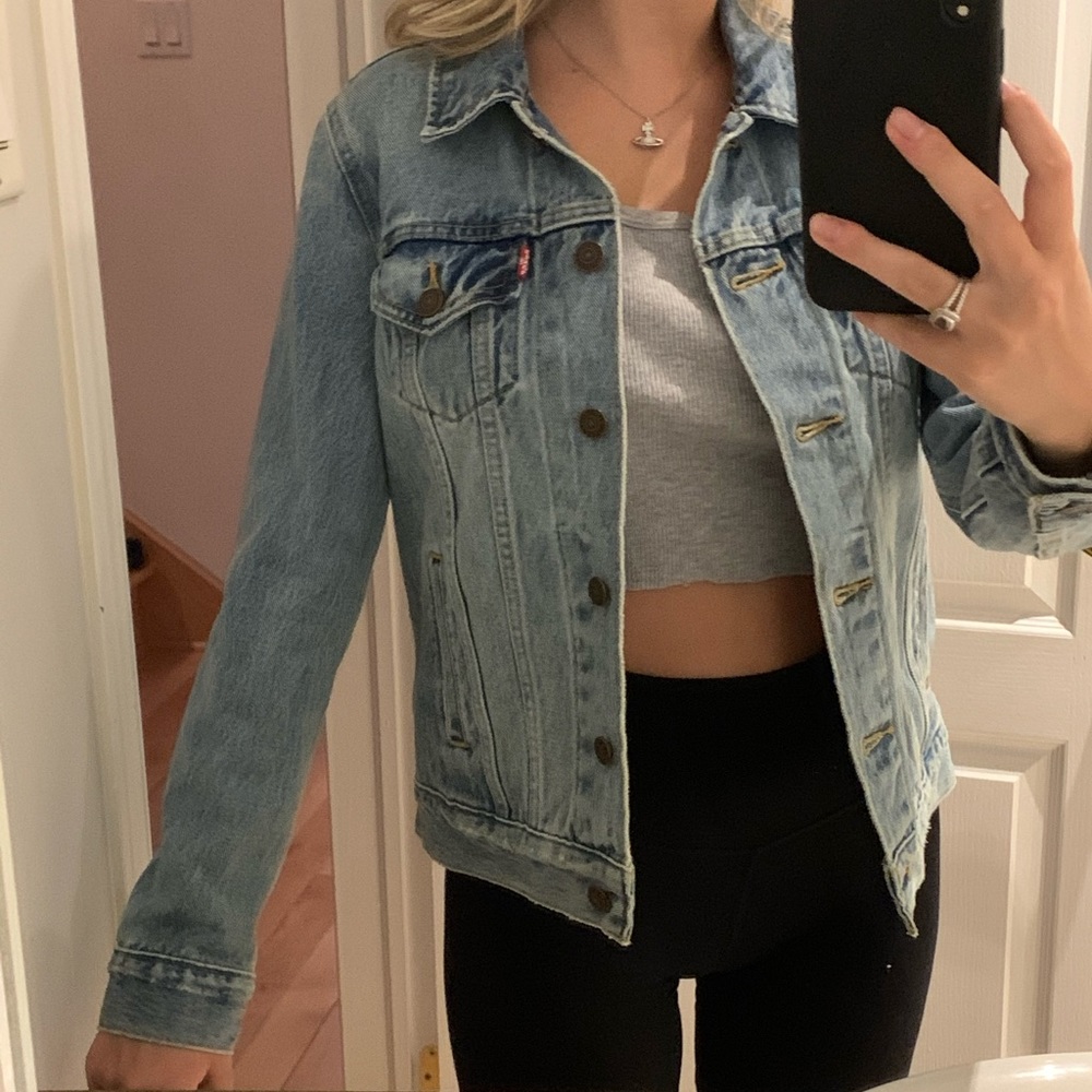 Levi’s Jean jacket - Picture 2 of 3
